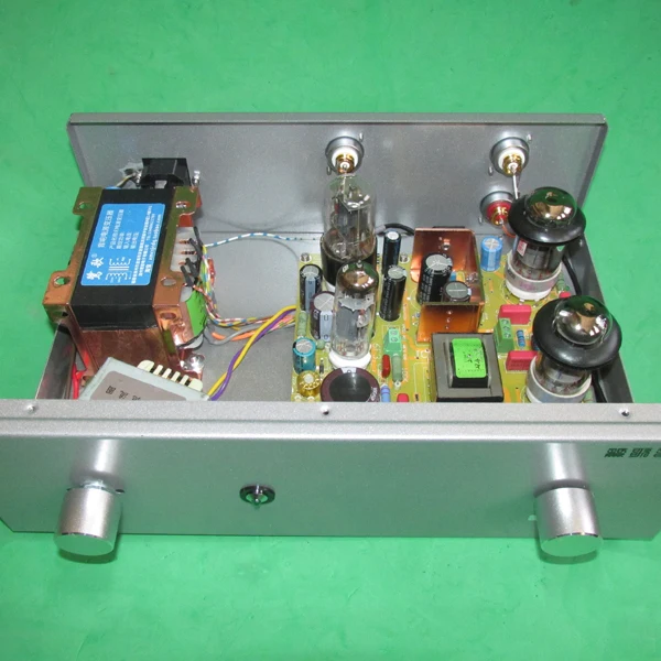 4P1S Direct Heat Pipe Dual Channel Preamp 6F3 Vacuum Tube High Voltage Regulator LM317 Regulator Preamplifier
4P1S Direct Heat Pipe Dual Channel Preamp 6F3 Vacuum Tube High Voltage Regulator LM317 Regulator Preamplifier