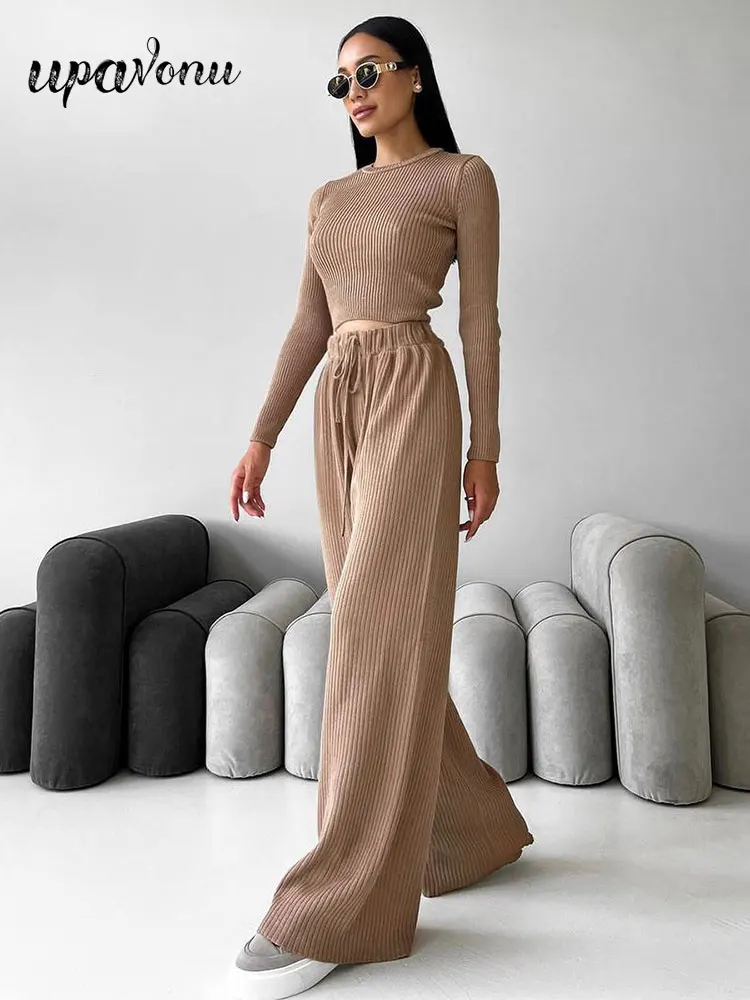 Leisure Women's Knitted Wide Leg Pants Set 2023 Autumn New O-Neck Long Sleeve Pullover Short Knit Shirt+Two Piece Pants Sets
Leisure Women's Knitted Wide Leg Pants Set 2023 Autumn New O-Neck Long Sleeve Pullover Short Knit Shirt+Two Piece Pants Sets