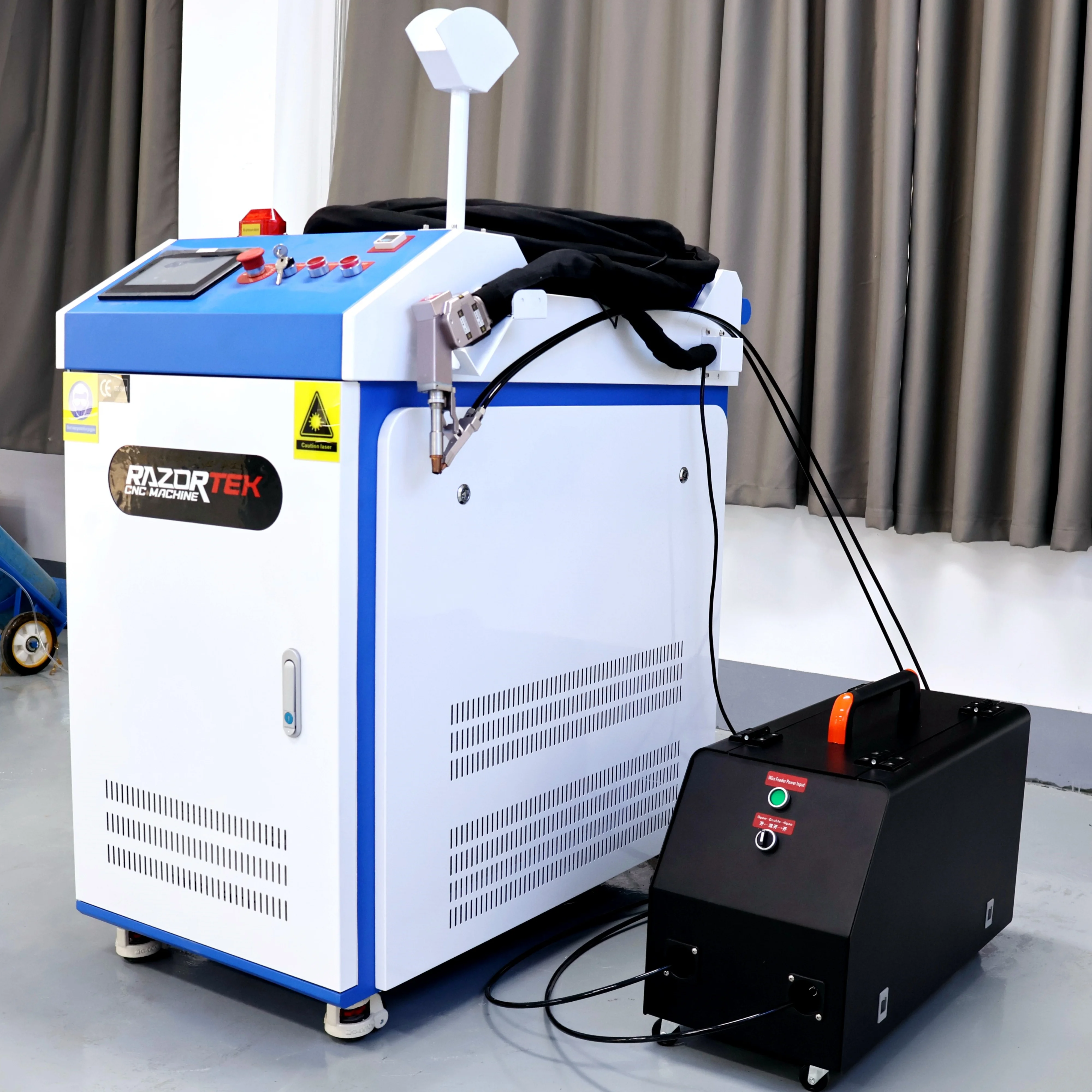 3 in 1 Double Wire Feeder Laser Welding Machine 1500W 2000w 3000w Handheld Fiber Laser Welder for Metal Iron Aluminum
3 in 1 Double Wire Feeder Laser Welding Machine 1500W 2000w 3000w Handheld Fiber Laser Welder for Metal Iron Aluminum