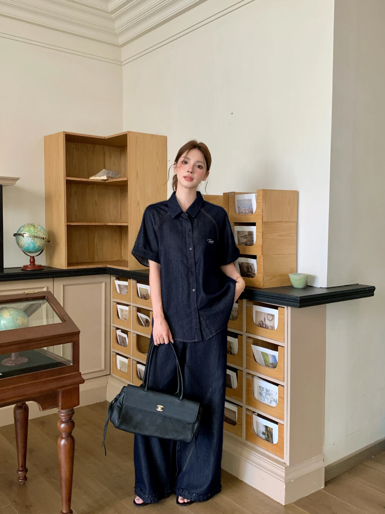 Summer Blue Denim Non-fading Short Sleeve Shirt And High-waisted Long Pants Women's Fashion Set Polyester Rayon Cotton Blend
Summer Blue Denim Non-fading Short Sleeve Shirt And High-waisted Long Pants Women's Fashion Set Polyester Rayon Cotton Blend