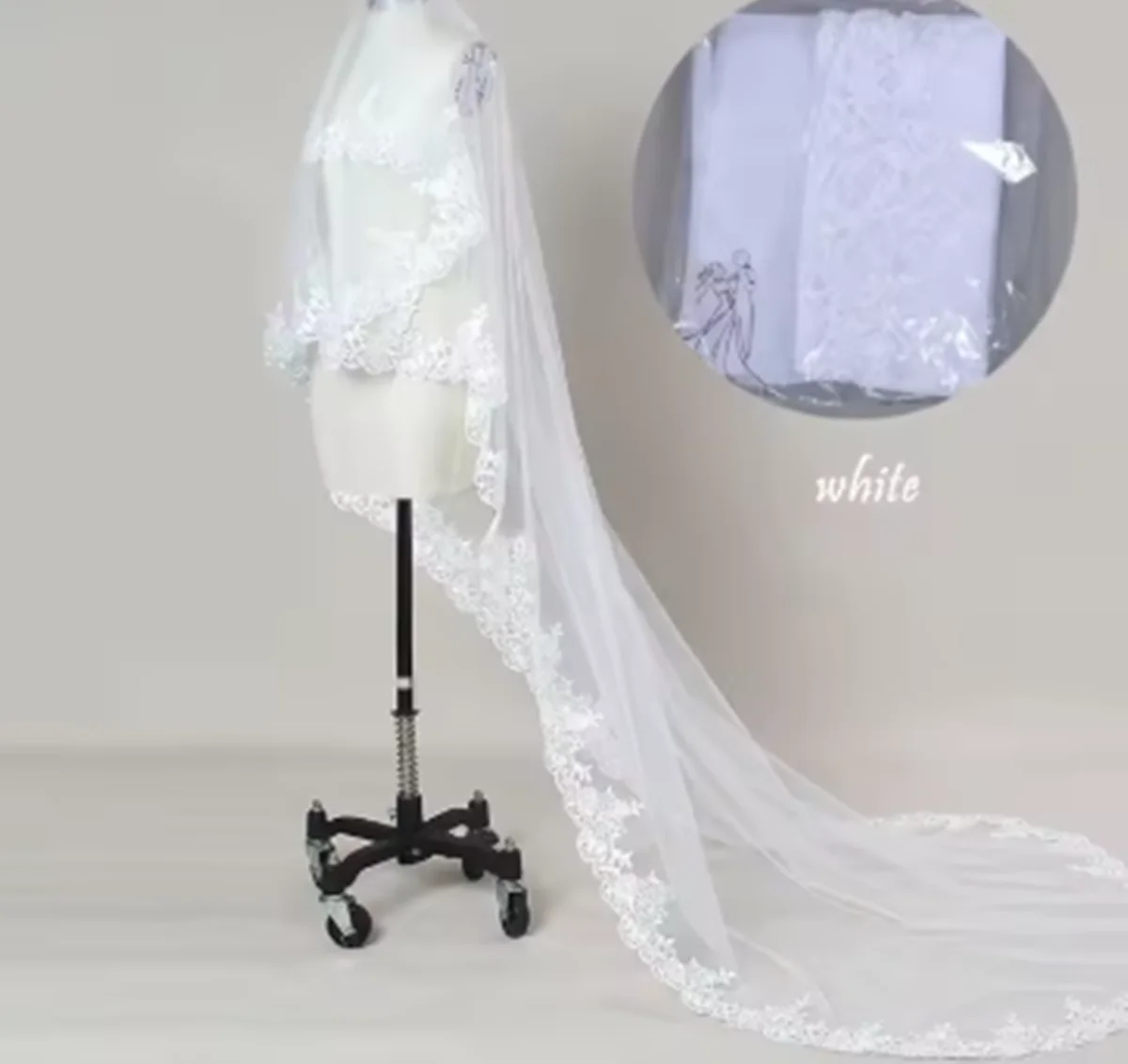 Wedding Veil Lace Edge Long Luxurious Bridal Veil White/ivory Veil With Comb Tulle Cathedral One-layer 3 Meters Bride
Wedding Veil Lace Edge Long Luxurious Bridal Veil White/ivory Veil With Comb Tulle Cathedral One-layer 3 Meters Bride