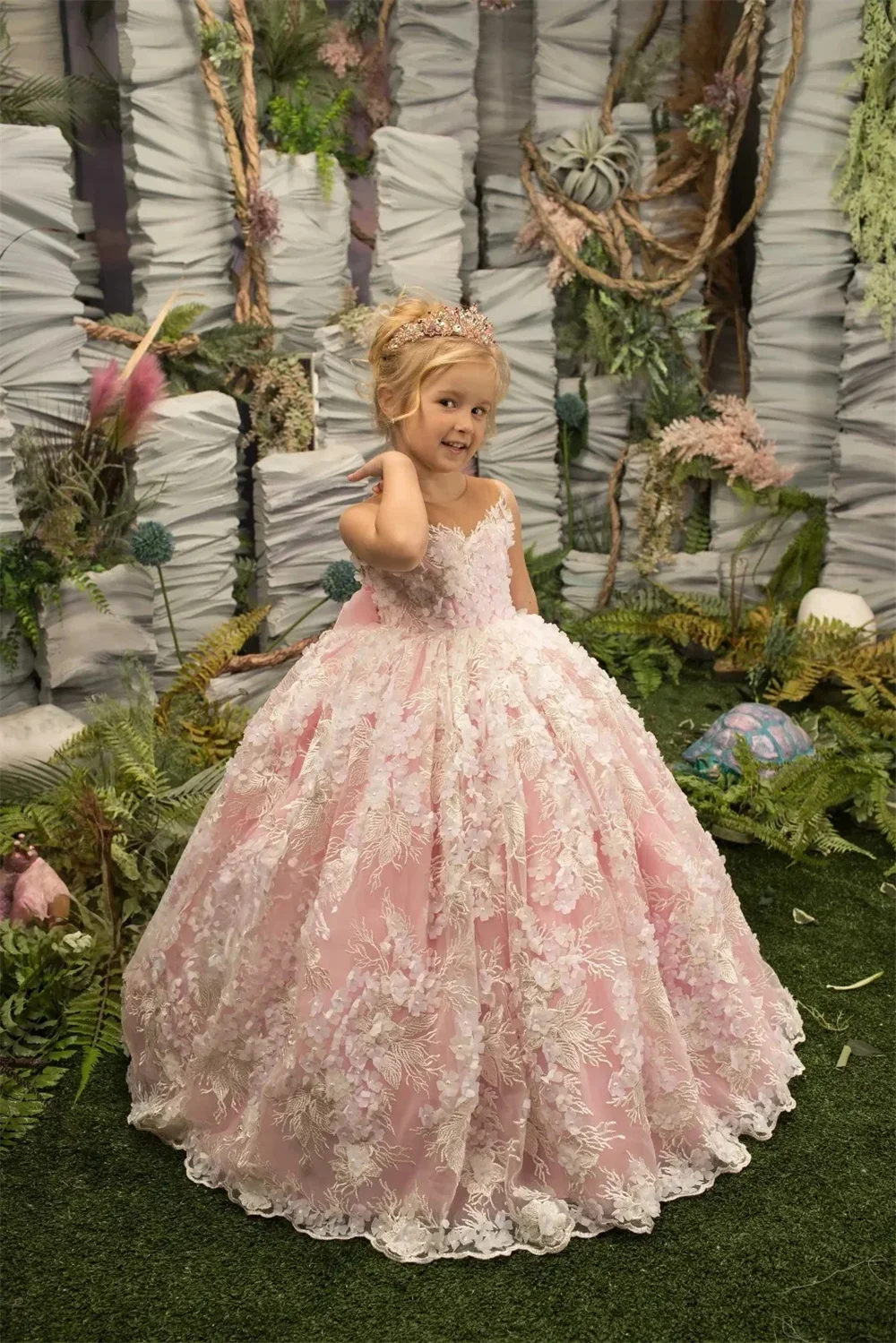 Golden Applique Tulle Long Ball Princess Flower Girl Dress Sleeveless Customized Floor Length First Communion Dress
Golden Applique Tulle Long Ball Princess Flower Girl Dress Sleeveless Customized Floor Length First Communion Dress