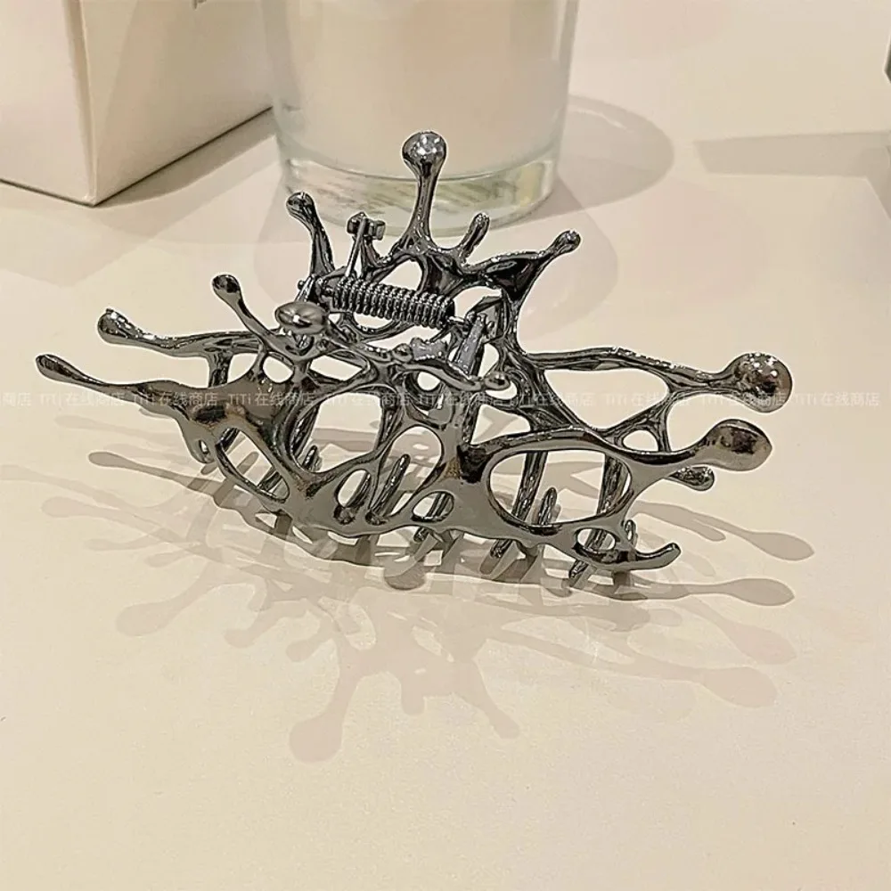 Korean Fashion Y2k Geometric Claw Clips Metal Large Grab Clamps Silver Color Hair Accessories Hair Claw Girl
Korean Fashion Y2k Geometric Claw Clips Metal Large Grab Clamps Silver Color Hair Accessories Hair Claw Girl
