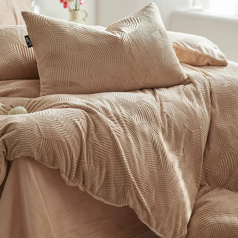 Thickened Simple Design Milk Fleece 4pcs Bedding Sets Carving Winter Warm Quilt Cover Bedspread Pillowcase for Home Bed
Thickened Simple Design Milk Fleece 4pcs Bedding Sets Carving Winter Warm Quilt Cover Bedspread Pillowcase for Home Bed