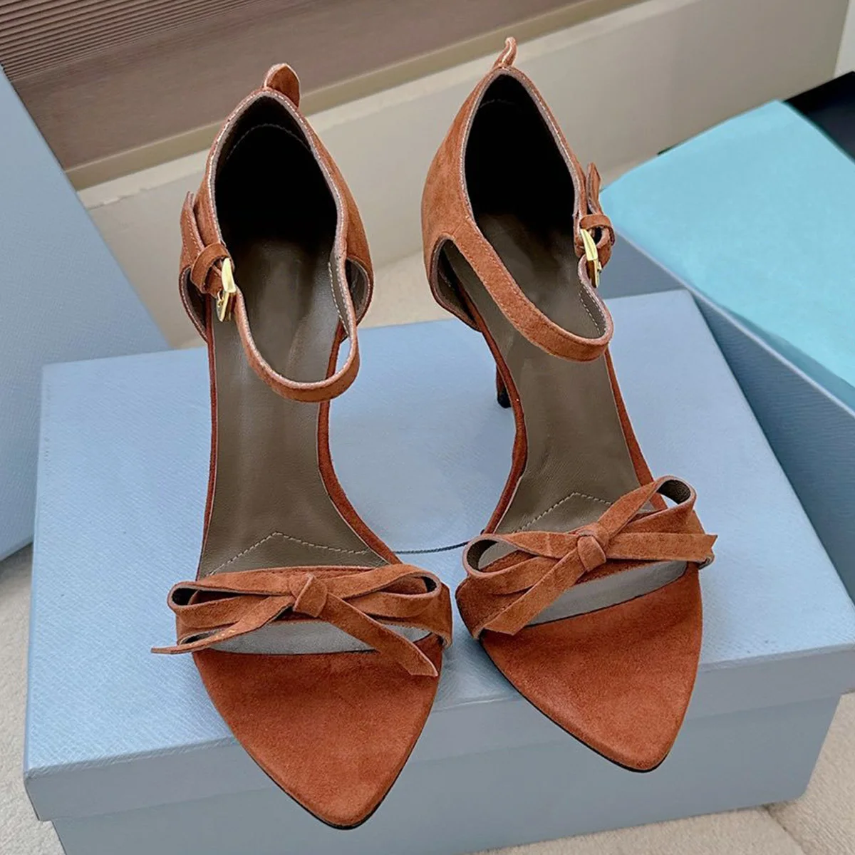 High quality 2026 Women's Pointed Toe Stiletto Heel Sandals, Sheep Suede Leather Ankle Strap Bow Buckle YYT25111142
High quality 2026 Women's Pointed Toe Stiletto Heel Sandals, Sheep Suede Leather Ankle Strap Bow Buckle YYT25111142