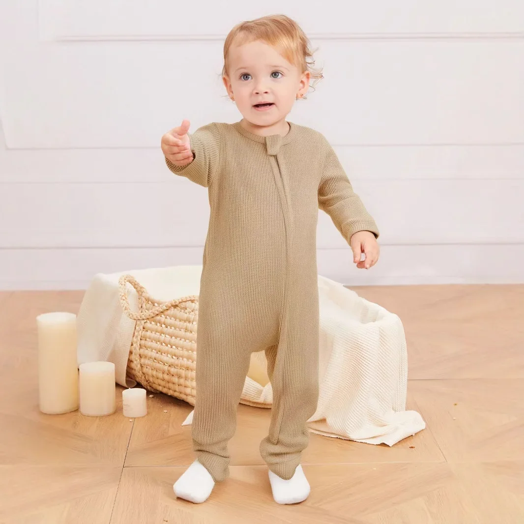 For Babies in Autumn and Winter There Are Long Sleeved Zippered Crawling Suits Clothes for Newborns Bodysuits and Baby Pajamas
For Babies in Autumn and Winter There Are Long Sleeved Zippered Crawling Suits Clothes for Newborns Bodysuits and Baby Pajamas