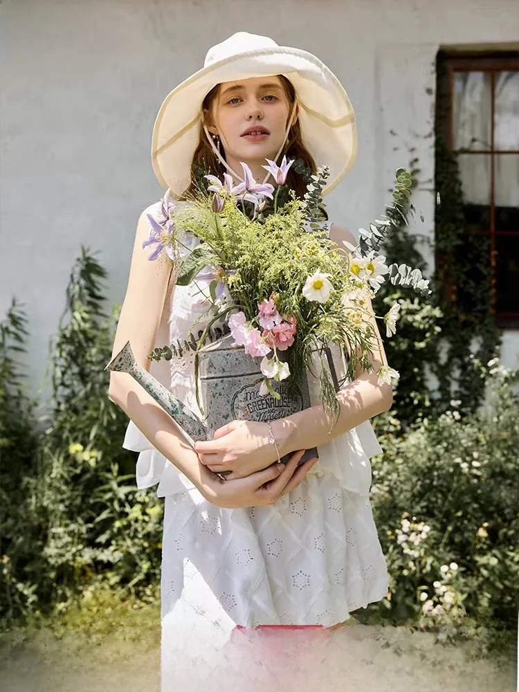 Vivian Fan Summer 2025 New Sle Hollow out Hook Flower round Ne Svel Doll irt Women's Commute Korean Loose Fit Cot...
Vivian Fan Summer 2025 New Sle Hollow out Hook Flower round Ne Svel Doll irt Women's Commute Korean Loose Fit Cot...