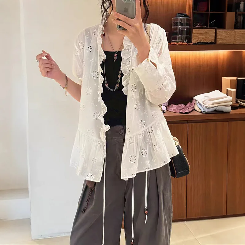 Withered 2026 Summer Design Lace V-neck Hollow Small Flowers Side Strap Top Thin Coat Woman Clothes Shirts
Withered 2026 Summer Design Lace V-neck Hollow Small Flowers Side Strap Top Thin Coat Woman Clothes Shirts