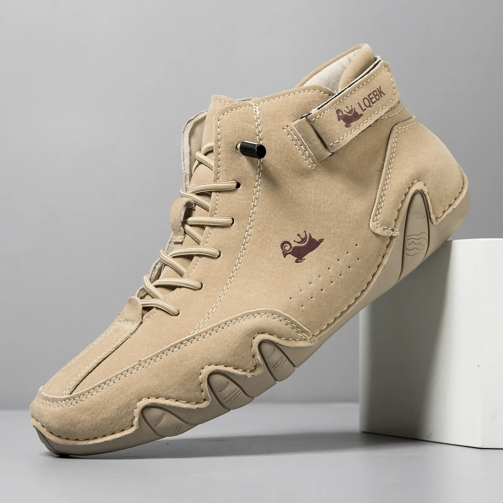 Модная мужская кожаная повседневная обувь, обувь для скейтбординга на плоской подошве, уличные крутые слипоны для молодых людей
Модная мужская кожаная повседневная обувь, обувь для скейтбординга на плоской подошве, уличные крутые слипоны для молодых людей