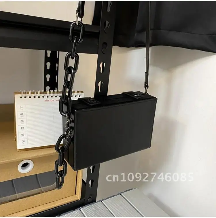 Man Small Box Shape Shoulder Crossbody Bags Pu Leather Designer Chain Fashion Woman Bag Handbag 2022 Mini Messenger Purse New
Man Small Box Shape Shoulder Crossbody Bags Pu Leather Designer Chain Fashion Woman Bag Handbag 2022 Mini Messenger Purse New