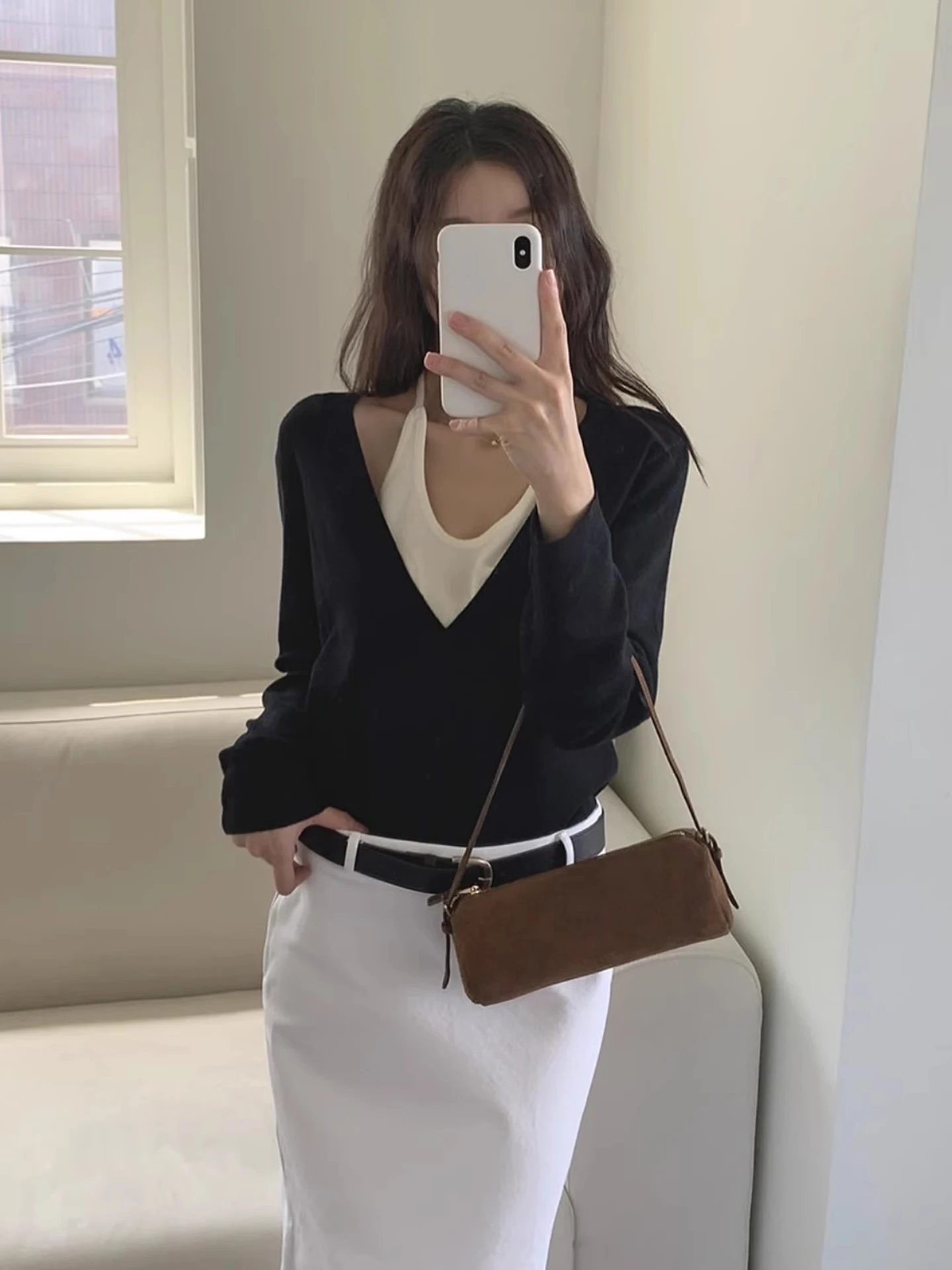 Casual Neck Hanging Color Block Knitted Top Women's Autumn New Style Versatile Loose Fit Long Sleeve V-Neck Fake Two-Piece De...
Casual Neck Hanging Color Block Knitted Top Women's Autumn New Style Versatile Loose Fit Long Sleeve V-Neck Fake Two-Piece De...