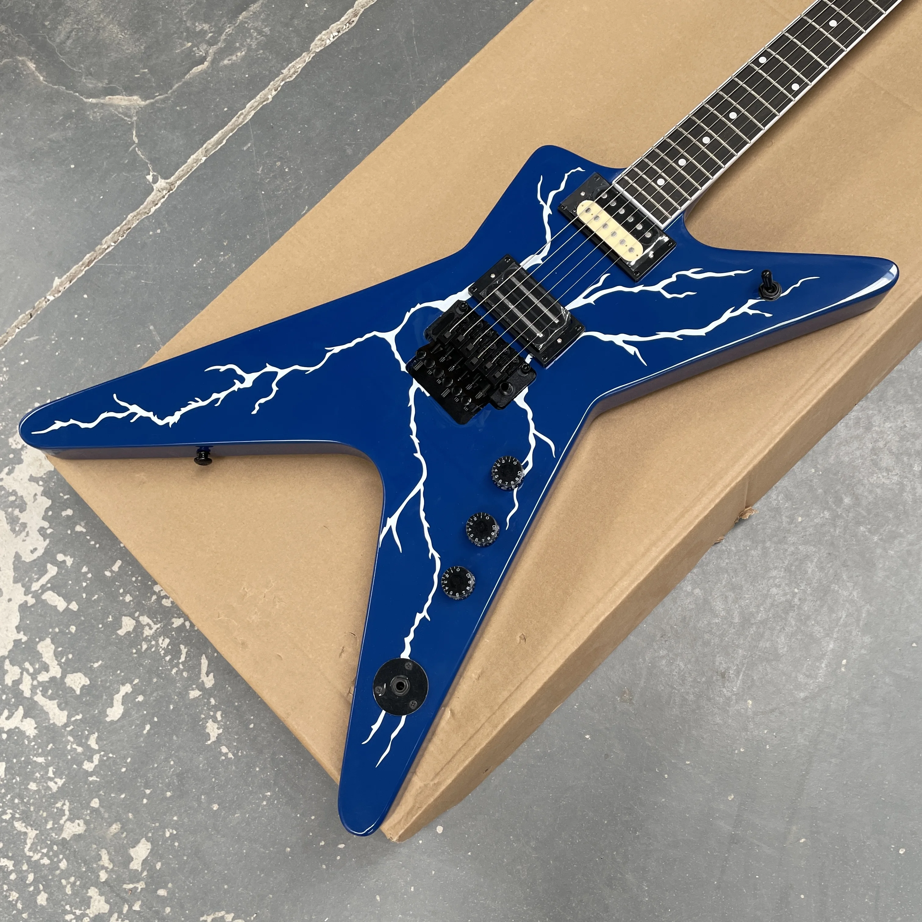 Alien 6-string electric guitar, blue lightning finish double-locking tremolo guitars, metal rock electric guitarra
Alien 6-string electric guitar, blue lightning finish double-locking tremolo guitars, metal rock electric guitarra