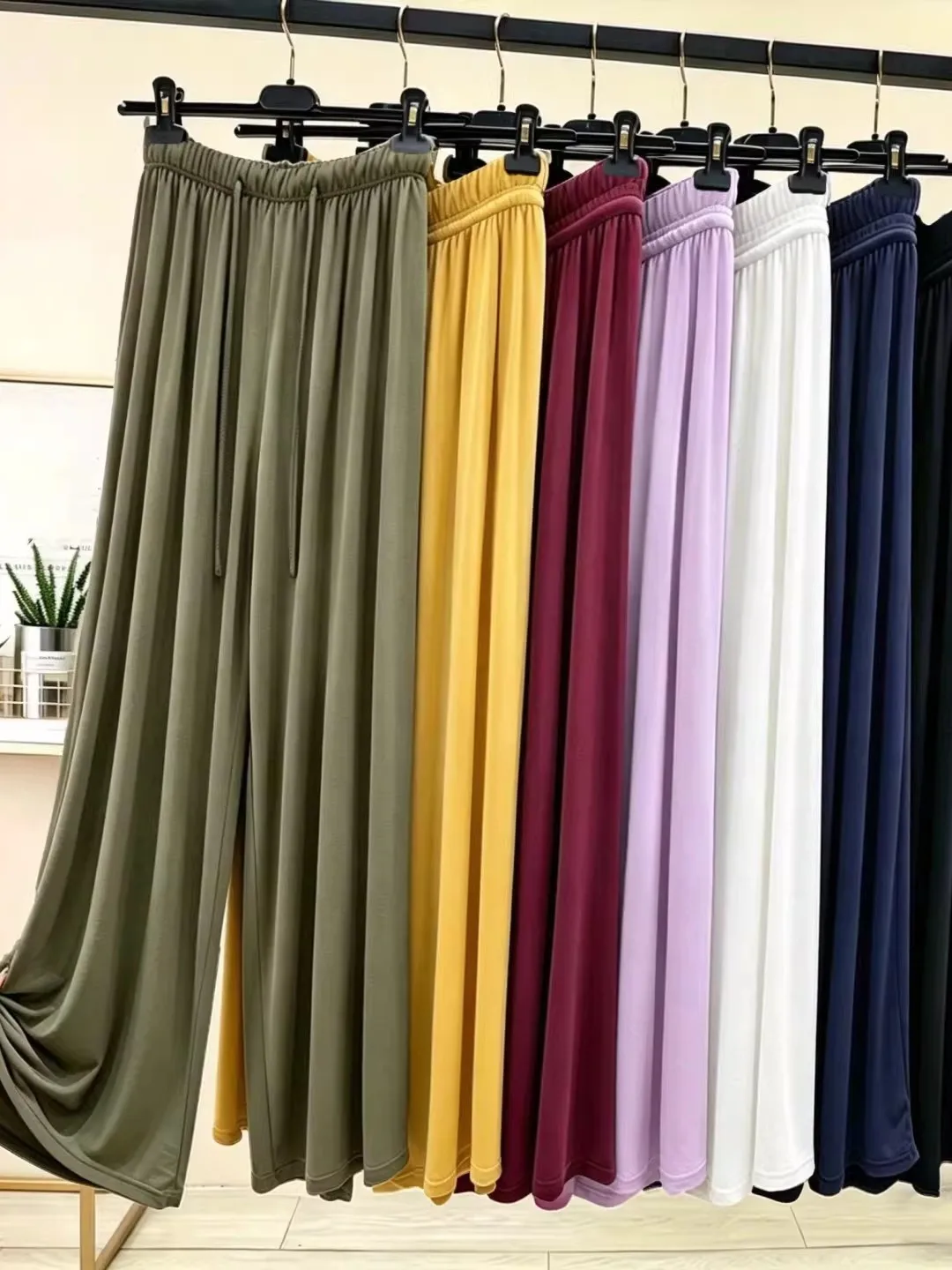 Spring New Thin Cotton Silk Wide Leg Pants Women Drawstring Drapey Loose Sleepwear Can Be Worn outside Cool Pants
Spring New Thin Cotton Silk Wide Leg Pants Women Drawstring Drapey Loose Sleepwear Can Be Worn outside Cool Pants
