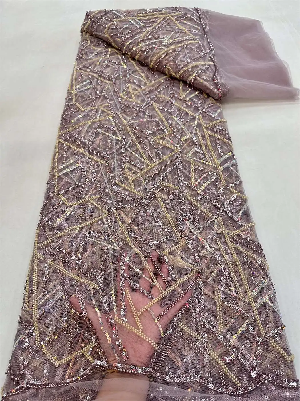 High-End Luxury French Embroidery Heavy Groom Beads Lace Fabric Withs Sequins 5 Yards High Quality Materiel for Party Dresses
High-End Luxury French Embroidery Heavy Groom Beads Lace Fabric Withs Sequins 5 Yards High Quality Materiel for Party Dresses