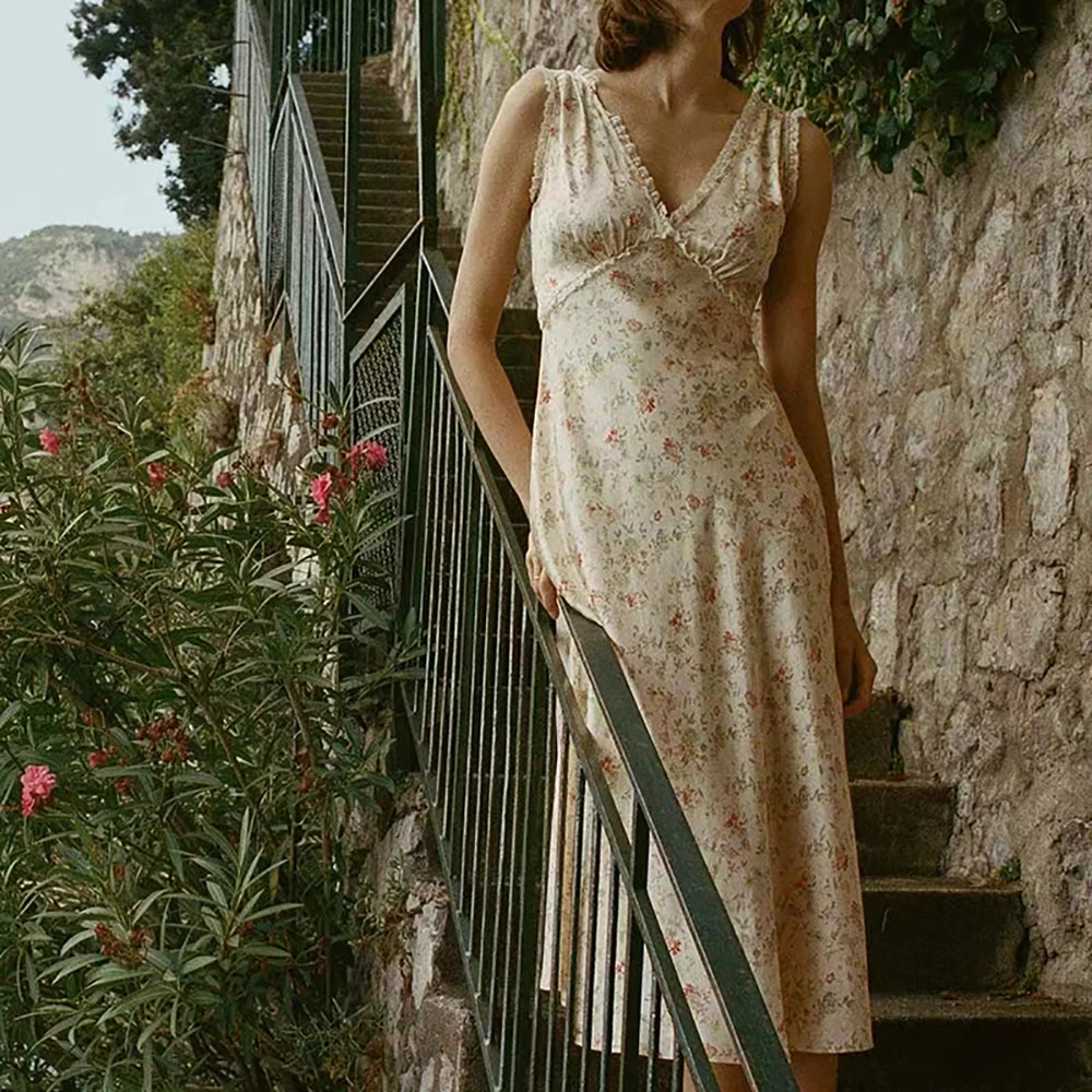 Women's Long Silk Dress, Floral Printed Fashion, Commuter Lace Trim, Tie Waist, V-Neck, Sleeveless, Summer, New, Y2k, 2024
Women's Long Silk Dress, Floral Printed Fashion, Commuter Lace Trim, Tie Waist, V-Neck, Sleeveless, Summer, New, Y2k, 2024