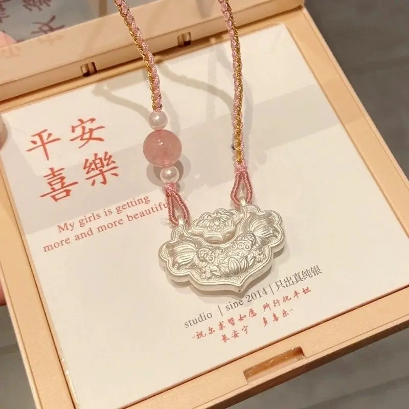 S999 Серебро Кои Рыба Замок Ожерелье Элегантный Подарок На День Святого Валентина Китайский Счастливый Шарм Ювелирные Изделия Роскошный Духовный Кулон
S999 Серебро Кои Рыба Замок Ожерелье Элегантный Подарок На День Святого Валентина Китайский Счастливый Шарм Ювелирные Изделия Роскошный Духовный Кулон