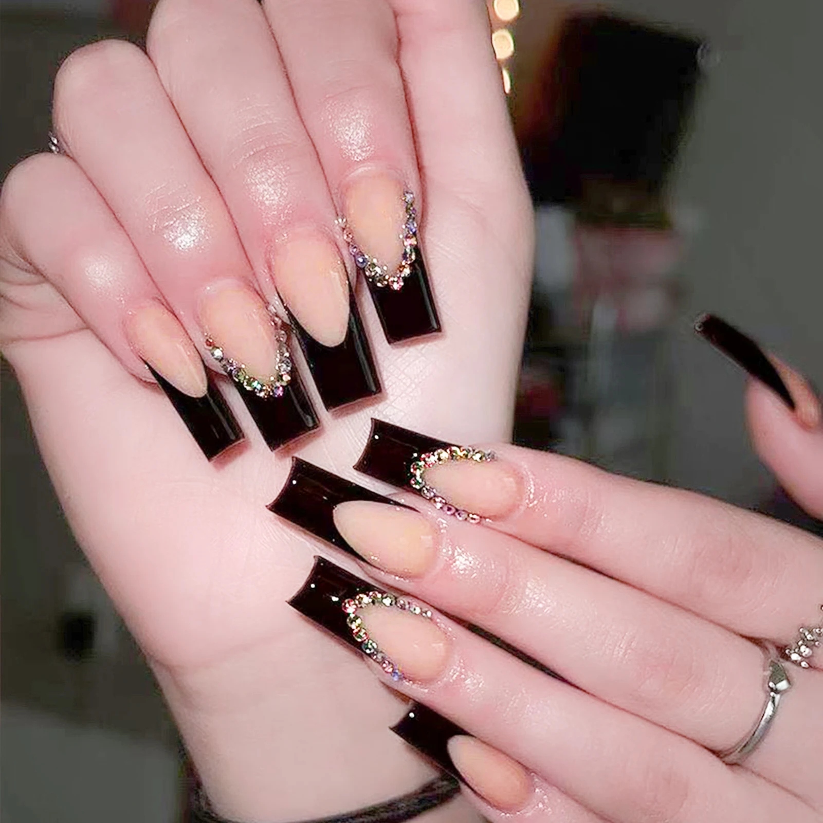 Nude Color Long Coffin Fake Nails Girls Charm Manicure Black French Tip Press on Nails Diamond Designs Wearable False Nails
Nude Color Long Coffin Fake Nails Girls Charm Manicure Black French Tip Press on Nails Diamond Designs Wearable False Nails