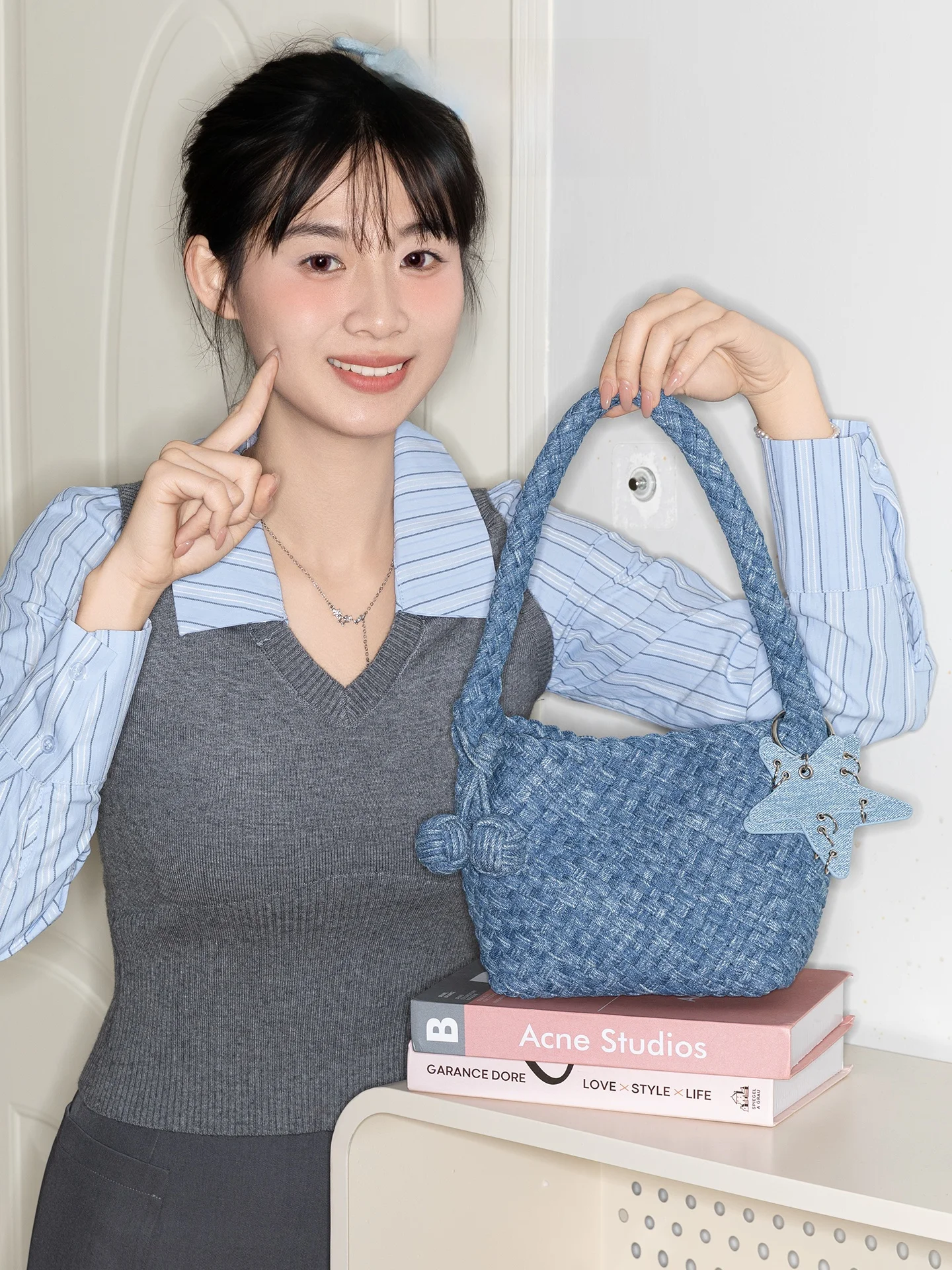 Handcrafted Orange Girl Dyed Denim Blue Bucket Bag Women's Vintage Market Basket Tote Crossbody Bag Soft Synthetic Leather
Handcrafted Orange Girl Dyed Denim Blue Bucket Bag Women's Vintage Market Basket Tote Crossbody Bag Soft Synthetic Leather