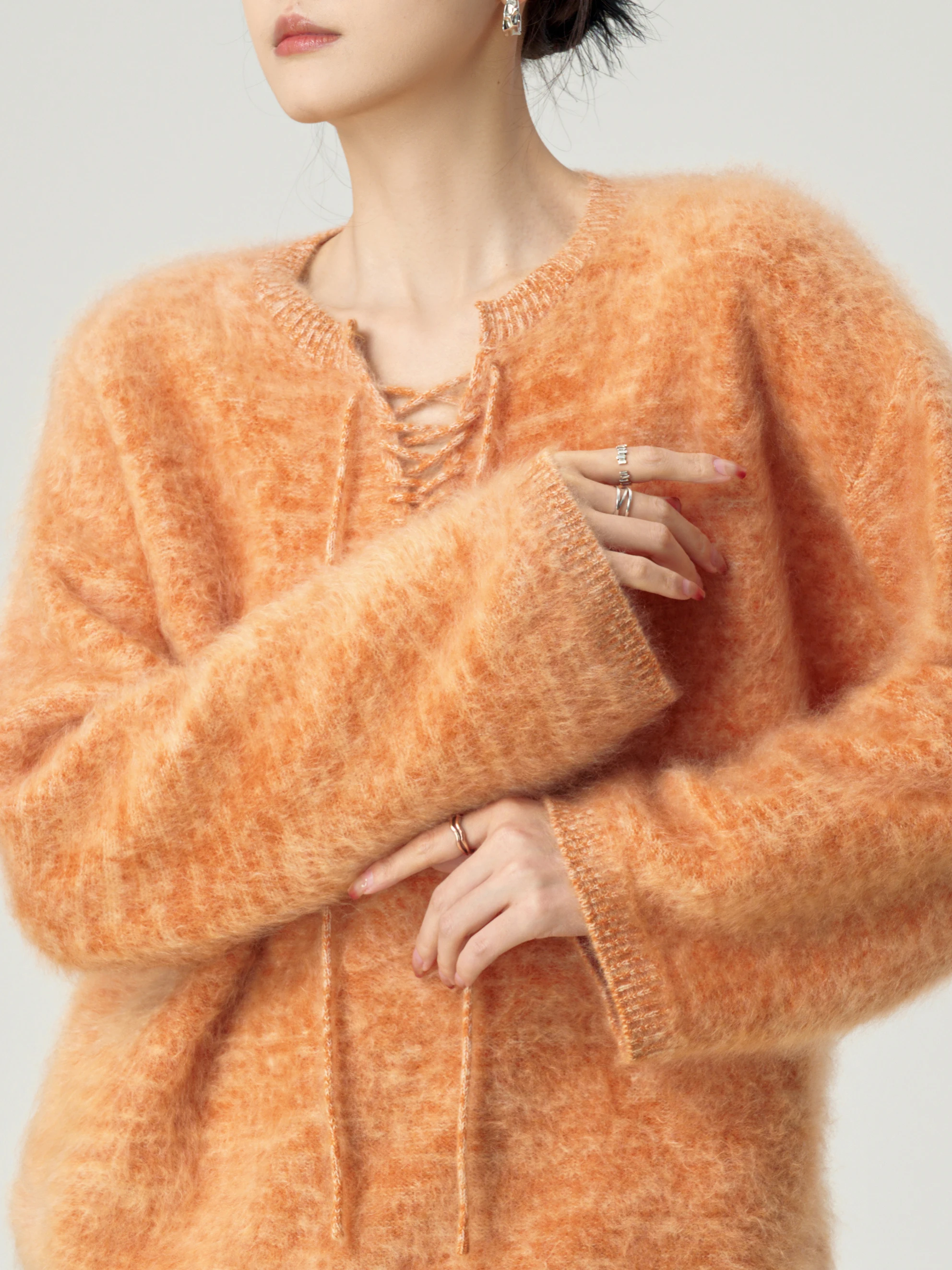 Оранжевый вязаный свитер с цветочным узором для женщин, повседневный, с эффектом высокого класса, с поясом, можно носить как нижнее или на выход
Оранжевый вязаный свитер с цветочным узором для женщин, повседневный, с эффектом высокого класса, с поясом, можно носить как нижнее или на выход