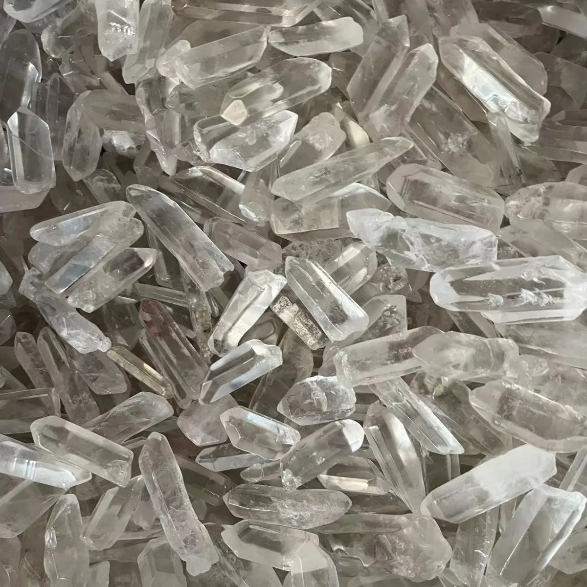 Blue And White Crystal Hexagonal Prism Crushed Stone Long Strip-Shaped White Crystal Stone Raw Material New Style Stress Relief
Blue And White Crystal Hexagonal Prism Crushed Stone Long Strip-Shaped White Crystal Stone Raw Material New Style Stress Relief