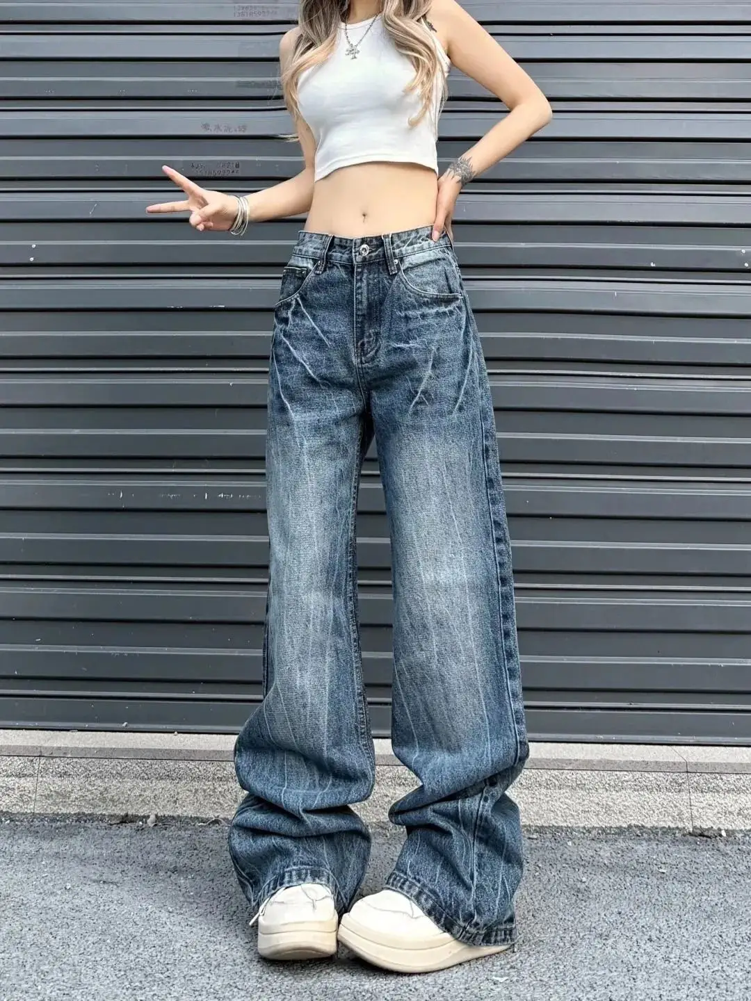 Women's Blue Cargo Baggy Jeans Washed Y2K Harajuku Streetwear 2000S Style Aesthetics 90s High Waisted Retro Jeans Pants Clothing
Women's Blue Cargo Baggy Jeans Washed Y2K Harajuku Streetwear 2000S Style Aesthetics 90s High Waisted Retro Jeans Pants Clothing