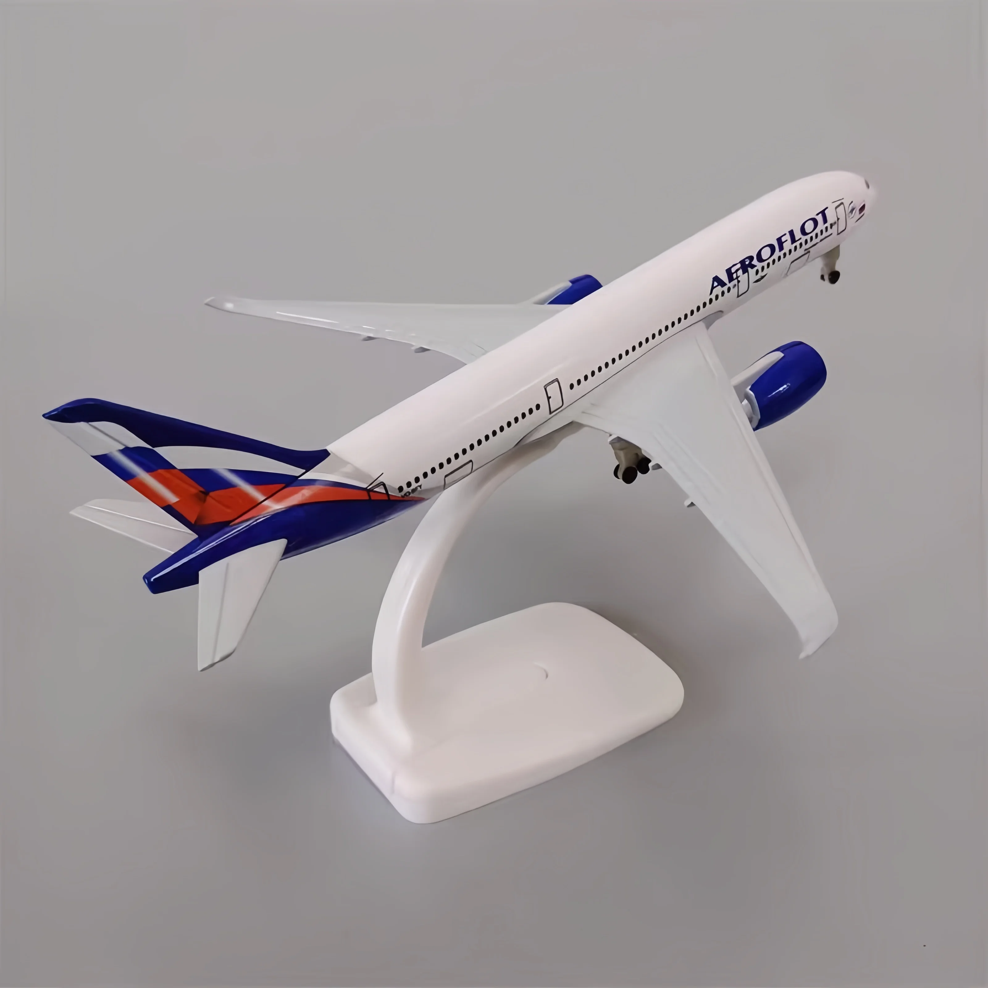 20 cm / 8 inches Russian airline AEROFLOT Airbus A350 alloy simulation aircraft model 1: 200 metal model plane with wheels and l
20 cm / 8 inches Russian airline AEROFLOT Airbus A350 alloy simulation aircraft model 1: 200 metal model plane with wheels and l