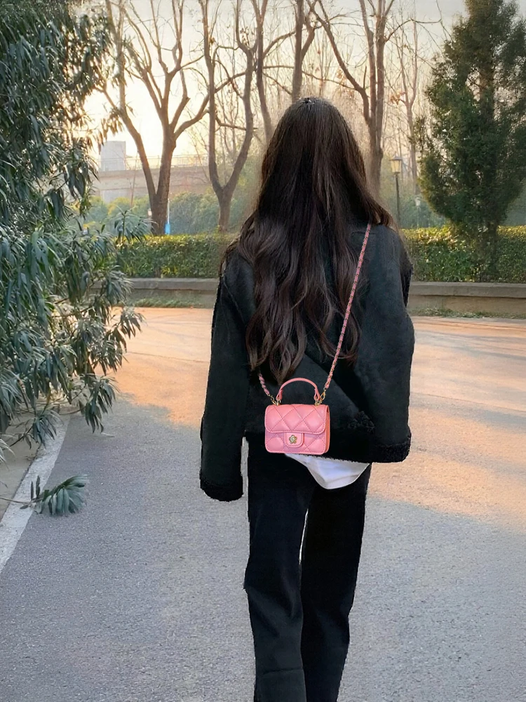Pink Chain Crossbody Bag Women's Faion 2025 New Sle Sweet Lady Magnetic Bule Soft Leather Handbag Small Square Bag
Pink Chain Crossbody Bag Women's Faion 2025 New Sle Sweet Lady Magnetic Bule Soft Leather Handbag Small Square Bag