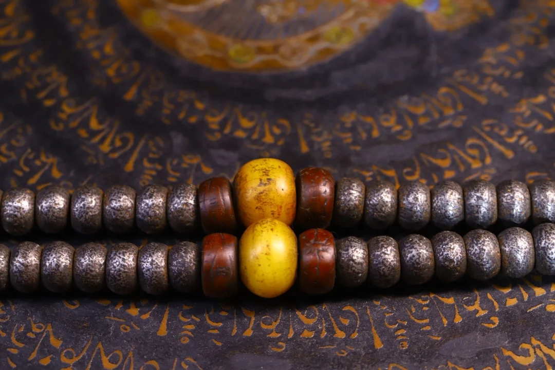 19"Old China Collections Old Tiantie Cinnabar Mosaic Medicine Master Pearl Shell 180 Buddha Beads Necklace Amulet Pendant
19"Old China Collections Old Tiantie Cinnabar Mosaic Medicine Master Pearl Shell 180 Buddha Beads Necklace Amulet Pendant
