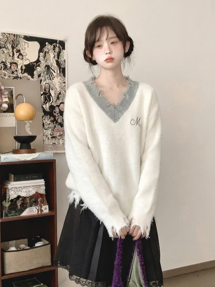 White V-Ne Long Sve Knitted Sweater Women's Early Spring Loose Slimming Casual Comfortable Breathable Faionable Top
White V-Ne Long Sve Knitted Sweater Women's Early Spring Loose Slimming Casual Comfortable Breathable Faionable Top