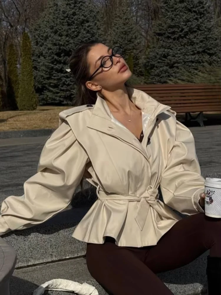 Broad Shoulder Apricot Belt Cropped Trench Coat Women Full Sleeve Zipper Button Pleated Windbreaker Jacket Lady Spring Streetwea
Broad Shoulder Apricot Belt Cropped Trench Coat Women Full Sleeve Zipper Button Pleated Windbreaker Jacket Lady Spring Streetwea