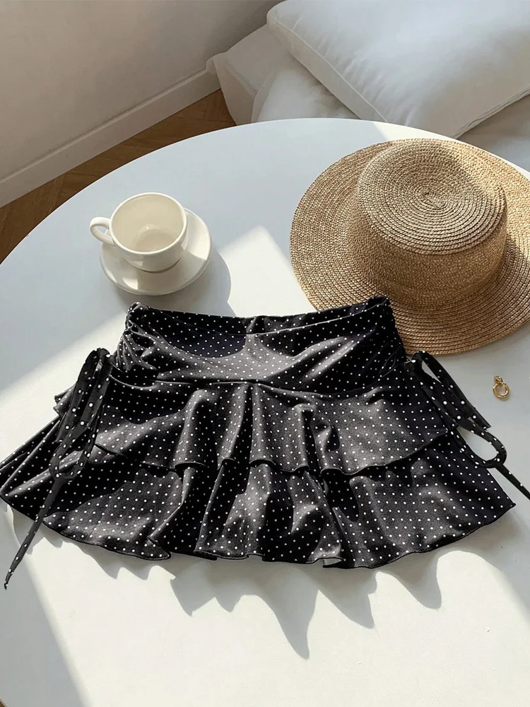 Summer new y2k aesthetic retro polka dot print spicy girl versatile pleated lace up A-line spicy girl cake skirt
Summer new y2k aesthetic retro polka dot print spicy girl versatile pleated lace up A-line spicy girl cake skirt