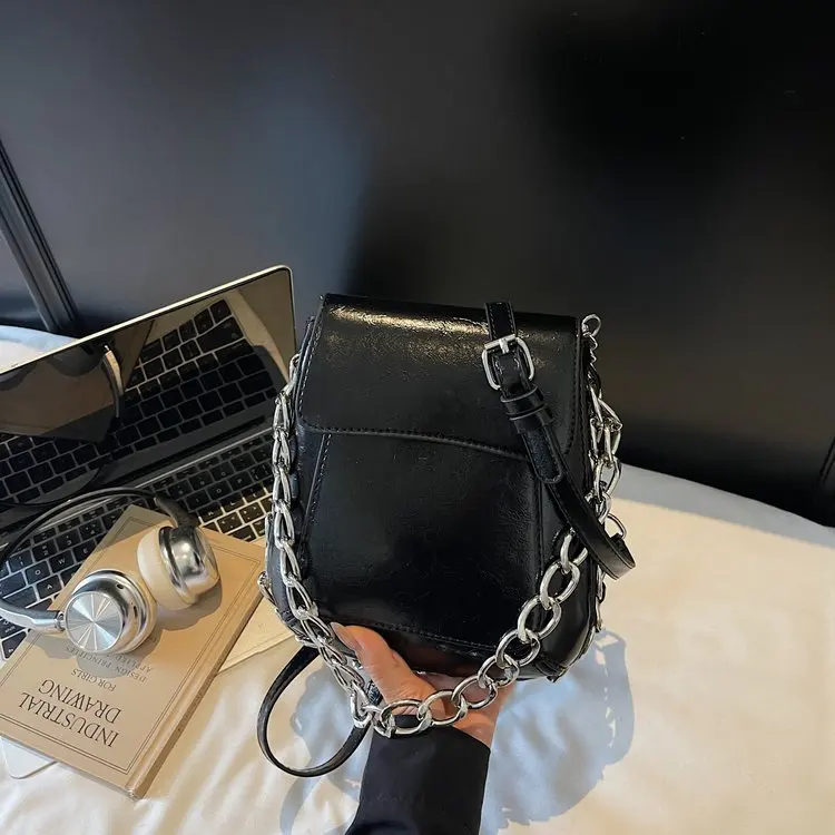 Premium sense personalized chain bag women's 2026 shoulder bag simple and versatile fashion messenger bucket bag
Premium sense personalized chain bag women's 2026 shoulder bag simple and versatile fashion messenger bucket bag