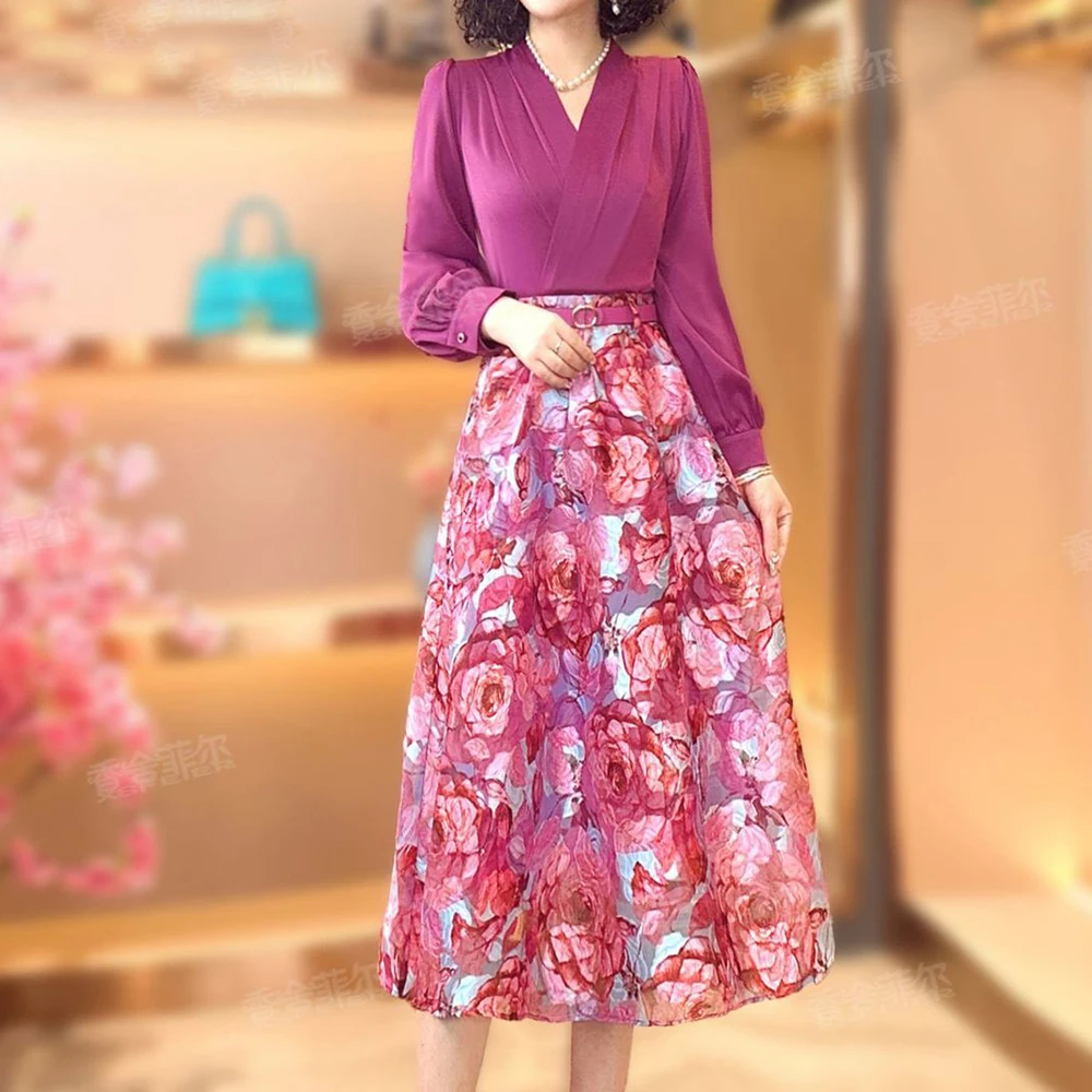 High-end jacquard dress, V-neck French temperament, elegant high-end light luxury women's clothing
High-end jacquard dress, V-neck French temperament, elegant high-end light luxury women's clothing