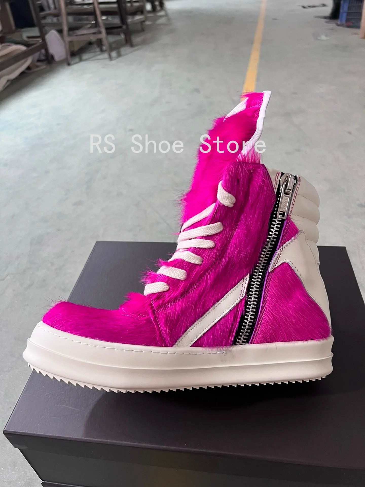 Ro Geobasket Men Ankle Boot Rose Pink Horsehair Boots Women Sneaker Horse Hair High Top Shoe Casual Shoes Zipper Sneakers
Ro Geobasket Men Ankle Boot Rose Pink Horsehair Boots Women Sneaker Horse Hair High Top Shoe Casual Shoes Zipper Sneakers