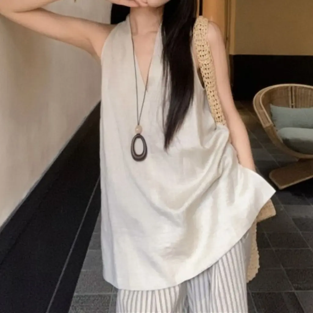 Women's Casual Two-Piece Set Lazy Relaxed Style Summer Halterneck V-Neck Vest Striped Wide-Leg Pants 
Women's Casual Two-Piece Set Lazy Relaxed Style Summer Halterneck V-Neck Vest Striped Wide-Leg Pants