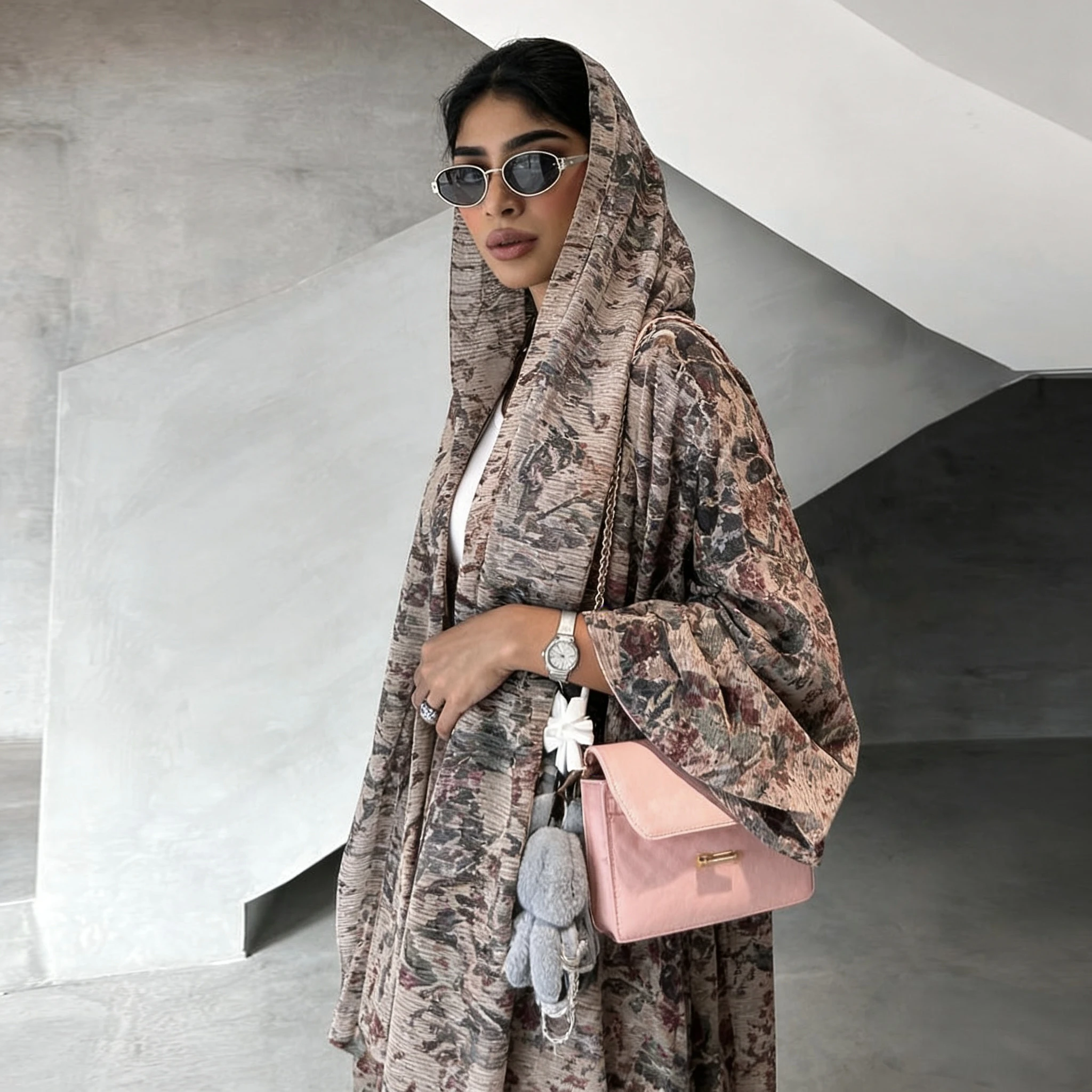 Elegant Traditional Arabic Fashion Abaya with Loose Long Sleeves and Floral Print, Comes with a Headscarf
Elegant Traditional Arabic Fashion Abaya with Loose Long Sleeves and Floral Print, Comes with a Headscarf