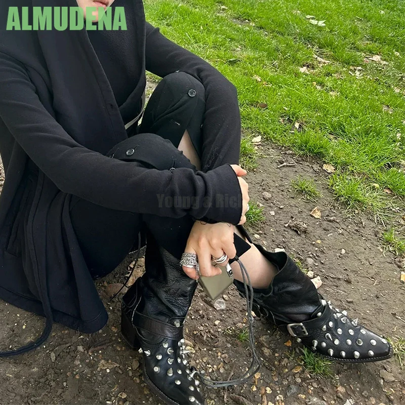 Sharp Metal Buckle Rivet Chelsea Short Boots Fashion Punk Style Belt Buckle Thick Heel Height Increasing Sleeve Leather Boots
Sharp Metal Buckle Rivet Chelsea Short Boots Fashion Punk Style Belt Buckle Thick Heel Height Increasing Sleeve Leather Boots