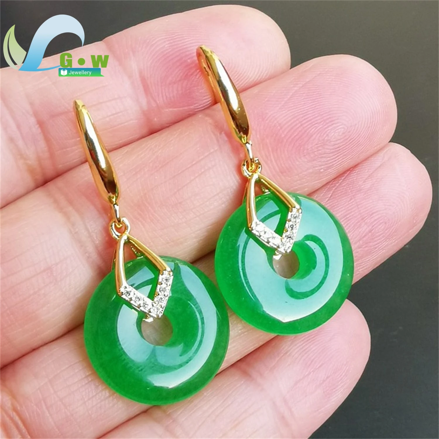Chinese Style Gold Inlaid Jade Earrings Emerald Green Jewelry Traditional Craft Gift for Women Girls Festival Wedding Accessory
Chinese Style Gold Inlaid Jade Earrings Emerald Green Jewelry Traditional Craft Gift for Women Girls Festival Wedding Accessory