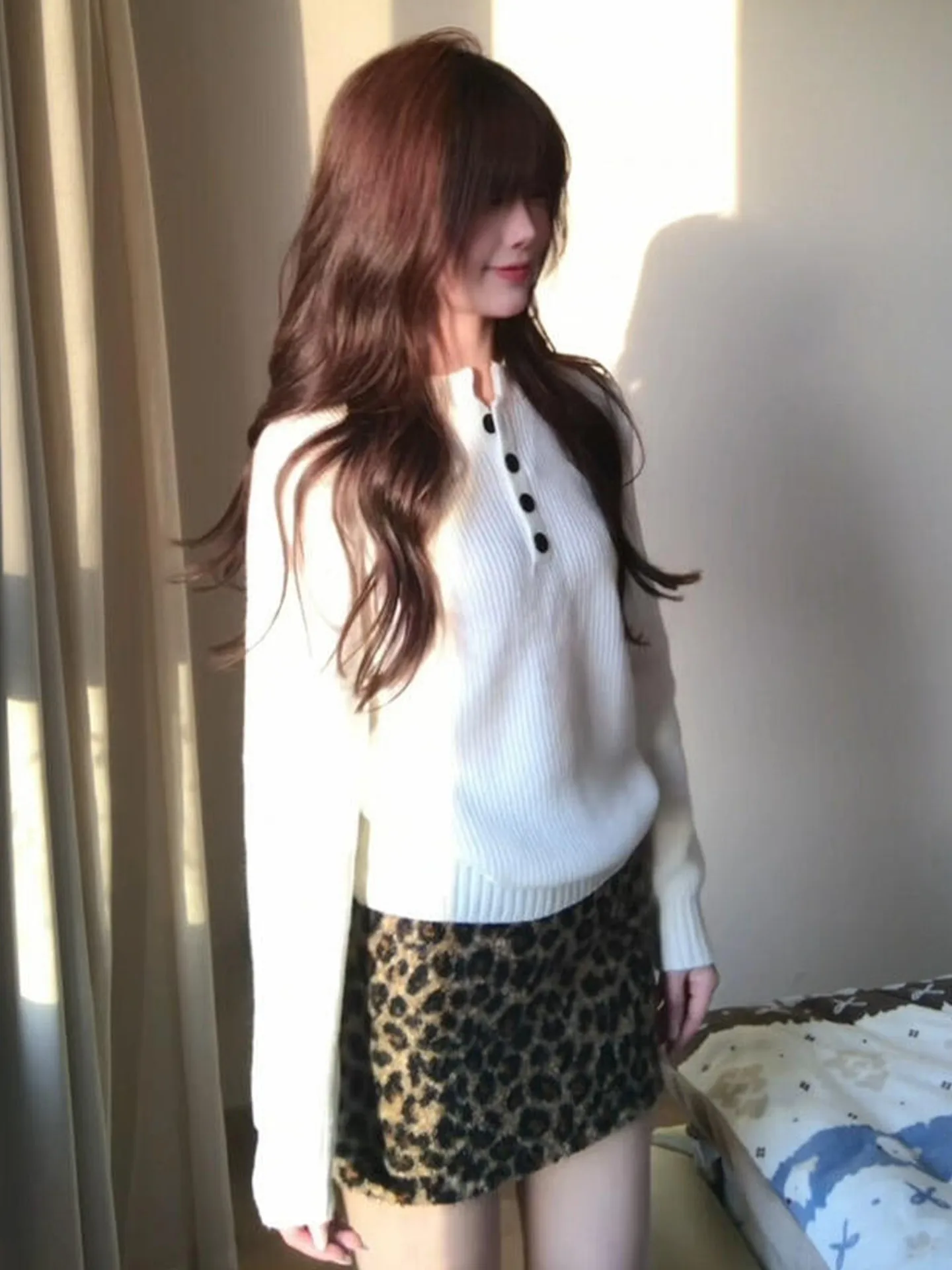 Женский вязаный свитер Ele White: базовый слой для осени-зимы 2025 – новая трендовая верхняя одежда для многослойных образов
Женский вязаный свитер Ele White: базовый слой для осени-зимы 2025 – новая трендовая верхняя одежда для многослойных образов