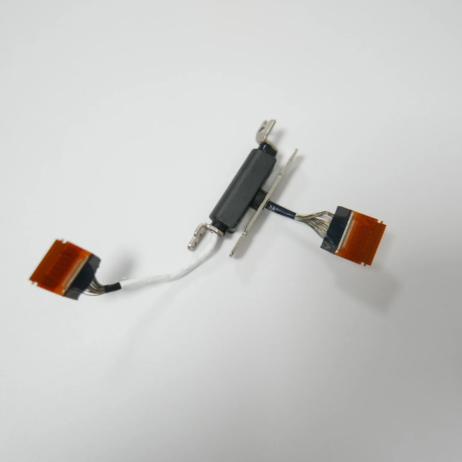 Repair Parts For Canon EOS R6 Mark II R6 II LCD Display Screen Flip Hinge Rotating Shaft Flex Cable Assy
Repair Parts For Canon EOS R6 Mark II R6 II LCD Display Screen Flip Hinge Rotating Shaft Flex Cable Assy