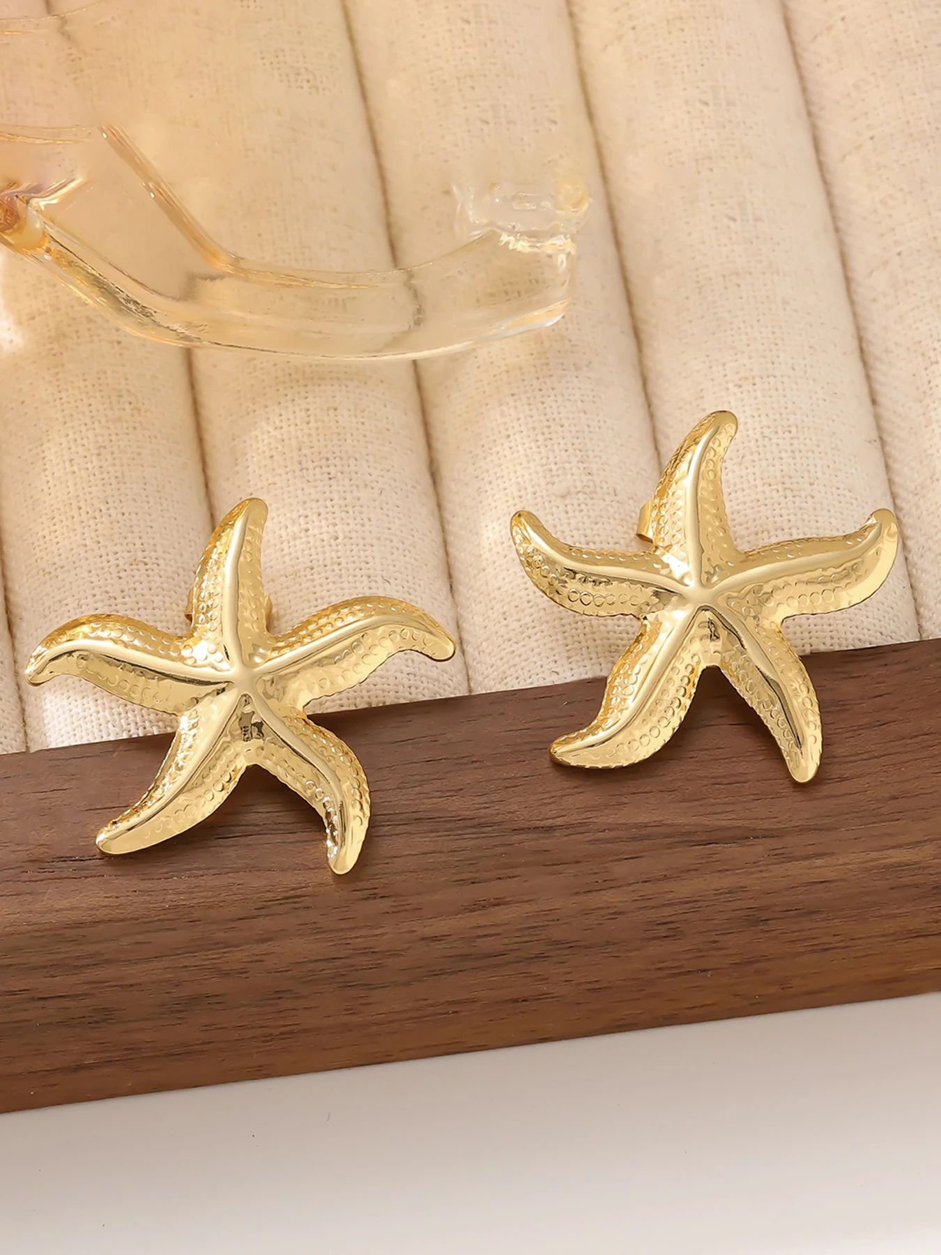 Geometric Starfish Stud Earrings, New Luxury Fashion High-End Stainless Steel, Asymmetrical Design, Sexy Style, All Seasons
Geometric Starfish Stud Earrings, New Luxury Fashion High-End Stainless Steel, Asymmetrical Design, Sexy Style, All Seasons