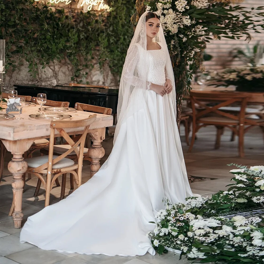 Customized Lace Top Sequin Neck Wedding Dress Open Back A Line Satin Bride Gown Elegant Beading Vestidos De Novia Robe Mariée
Customized Lace Top Sequin Neck Wedding Dress Open Back A Line Satin Bride Gown Elegant Beading Vestidos De Novia Robe Mariée