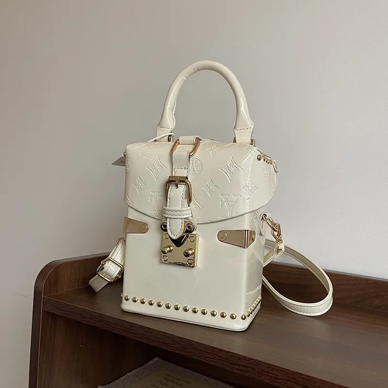 2026 New Arrival Vintage Box Bag Women Monogram Top Handle Shoulder Crossbody Purse Luxury Designer Handbag Chic
2026 New Arrival Vintage Box Bag Women Monogram Top Handle Shoulder Crossbody Purse Luxury Designer Handbag Chic