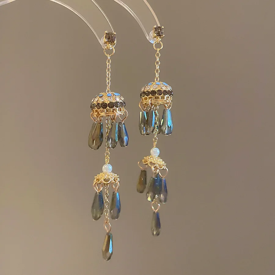 Retro Inlaid Rhinestone Tassel Earring for Women National Style Water Drop Earrings Dangle Luxury Party Wedding Ear Jewelry
Retro Inlaid Rhinestone Tassel Earring for Women National Style Water Drop Earrings Dangle Luxury Party Wedding Ear Jewelry
