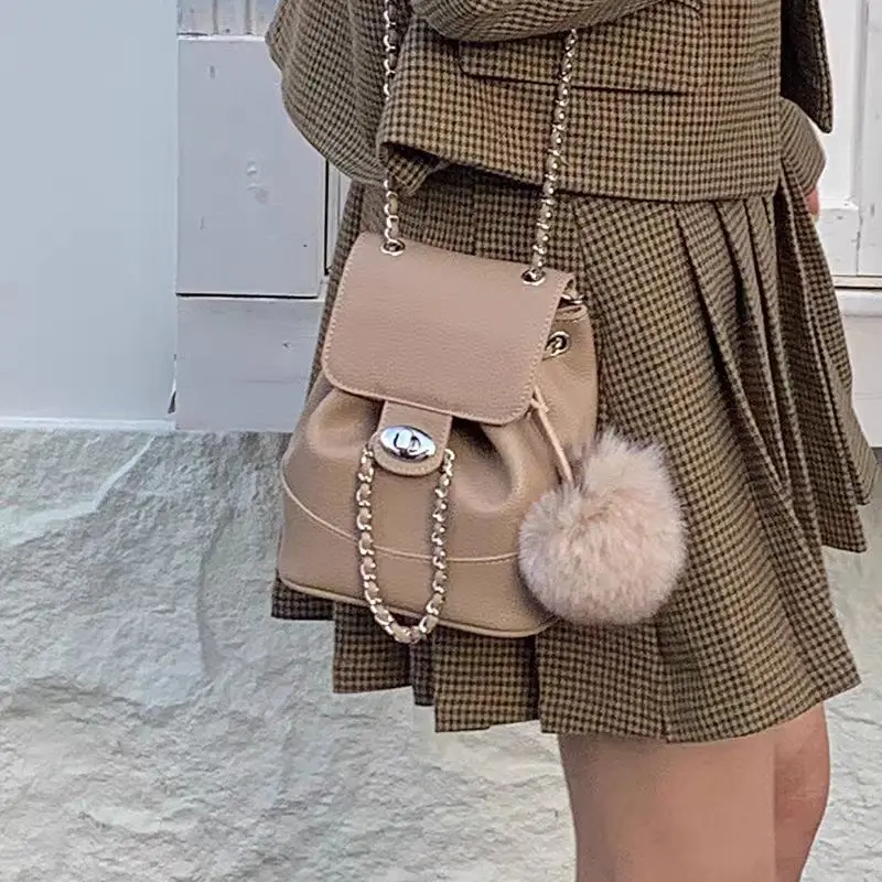 2024 New Korean Version Niche Designer Luxury Retro Chain Bag Lychee Pattern Mini Shoulder Bag Casual Versatile Drawstring Bag
2024 New Korean Version Niche Designer Luxury Retro Chain Bag Lychee Pattern Mini Shoulder Bag Casual Versatile Drawstring Bag
