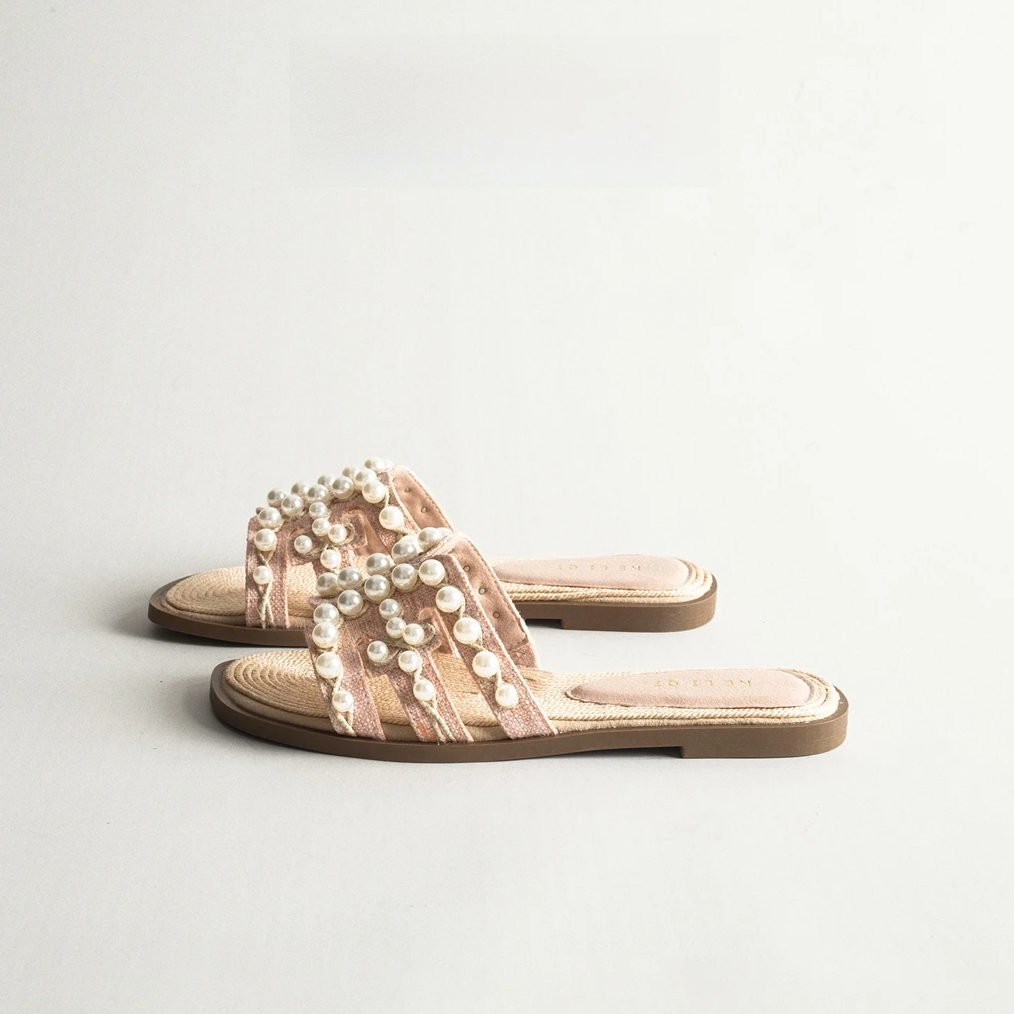 Pearl Grass Woven Flat Sandals Women Summer Outdoor Versatile Beautiful Gentle Casual Beach Vacation Slip-On Shoes
Pearl Grass Woven Flat Sandals Women Summer Outdoor Versatile Beautiful Gentle Casual Beach Vacation Slip-On Shoes