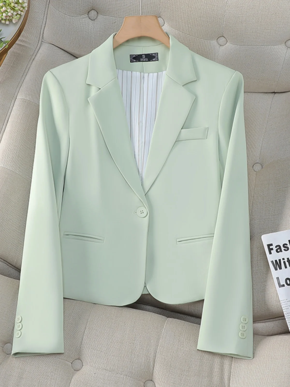Green Short Women's Suit Jacket Commute Professional Pure Color Versatile Autumn New Style Korean Version Office Lady
Green Short Women's Suit Jacket Commute Professional Pure Color Versatile Autumn New Style Korean Version Office Lady