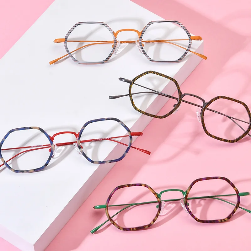Color-matched ultra-light titanium polygonal eyewear frame, fashionable and artistic Harajuku style square frame optical glasses
Color-matched ultra-light titanium polygonal eyewear frame, fashionable and artistic Harajuku style square frame optical glasses