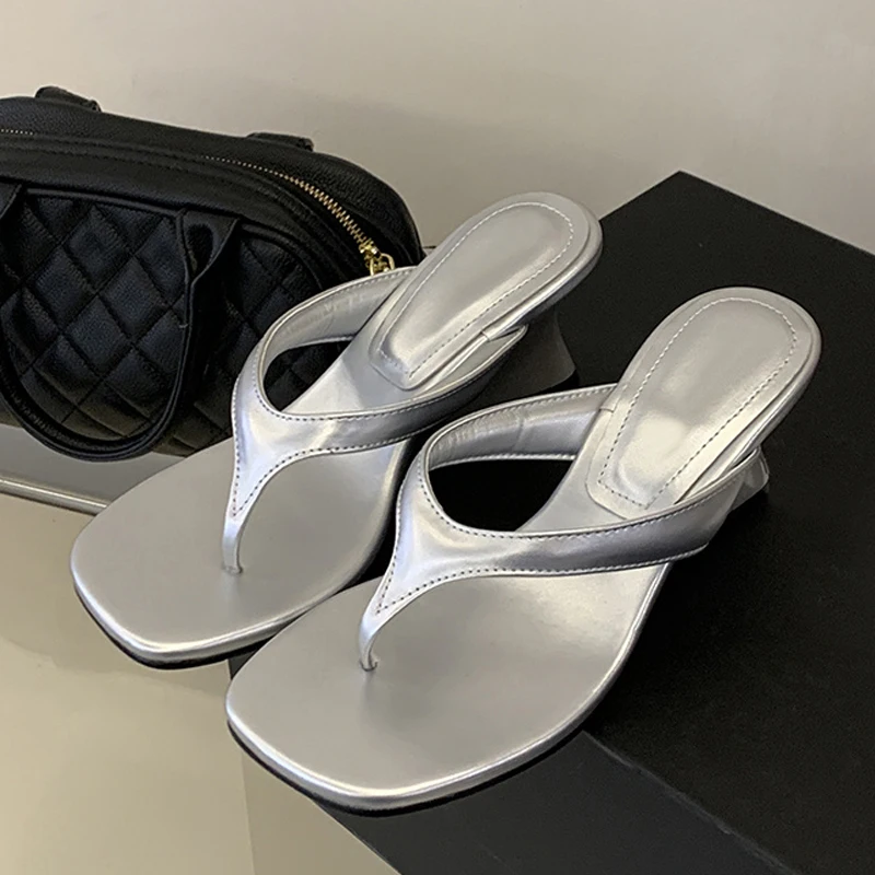 Liyke 2026 New Fashion Square Clip Toe Wedges Slippers Women Flip Flops Sandals Strange Heels Mules Slides Shoes Zapatos Mujer
Liyke 2026 New Fashion Square Clip Toe Wedges Slippers Women Flip Flops Sandals Strange Heels Mules Slides Shoes Zapatos Mujer