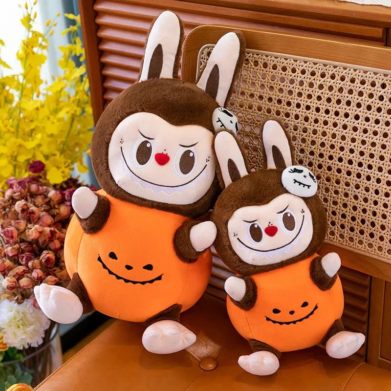 Kawaii Реплика Хэллоуина 60 см Labubu плюшевая игрушка тыква монстр карнавал милая мультяшная кукла украшение для рабочего стола Хэллоуин детский подарок
Kawaii Реплика Хэллоуина 60 см Labubu плюшевая игрушка тыква монстр карнавал милая мультяшная кукла украшение для рабочего стола Хэллоуин детский подарок